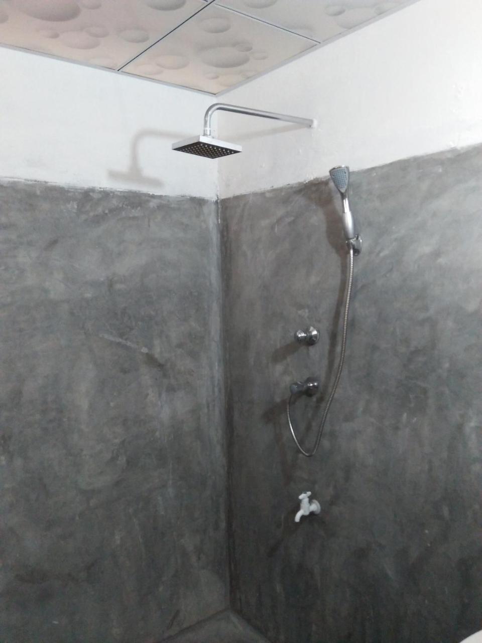 Helena Hostel ديكويلاّ تين المظهر الخارجي الصورة